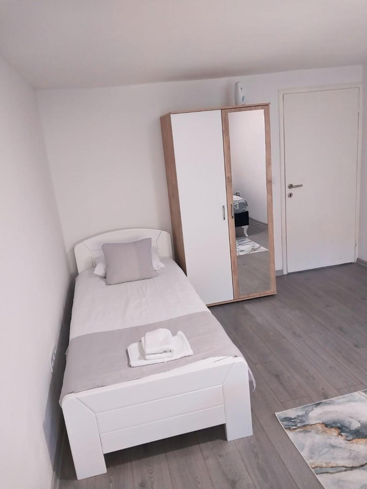 Ajla - Free Parking Apartman Szarajevó Kültér fotó
